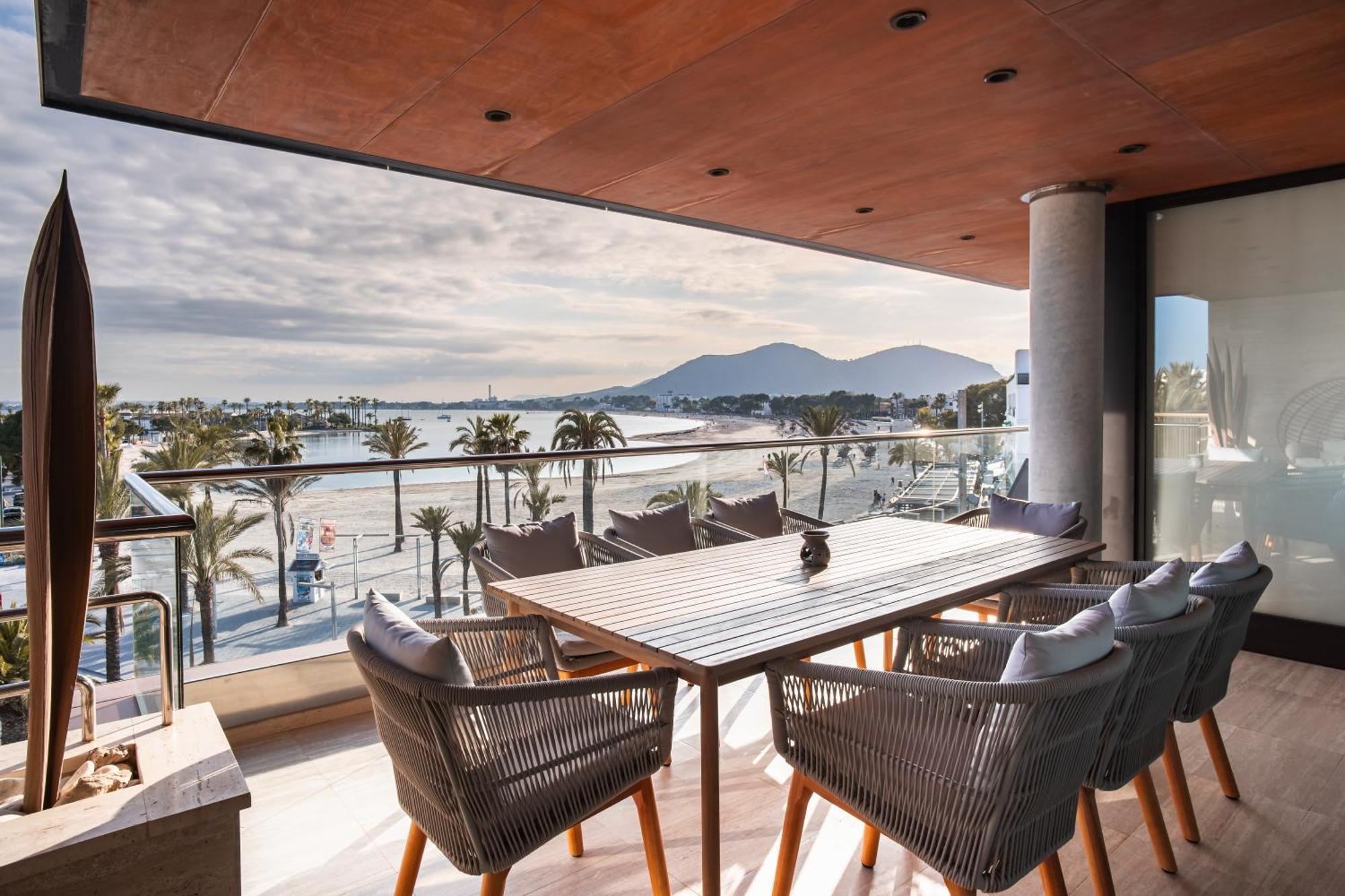 Luxury Sea View Apartment In Puerto De Alcudia المظهر الخارجي الصورة